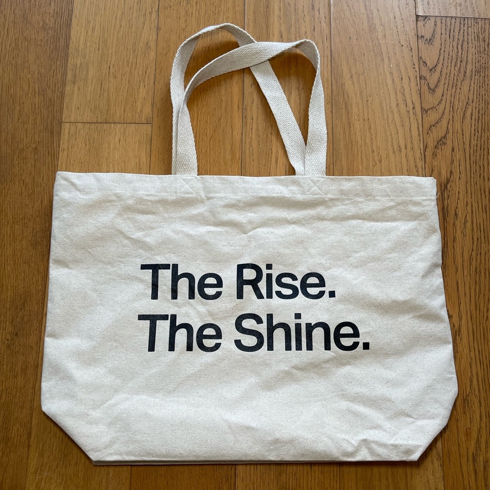 Exclusive Vuori Tote Bag View 2